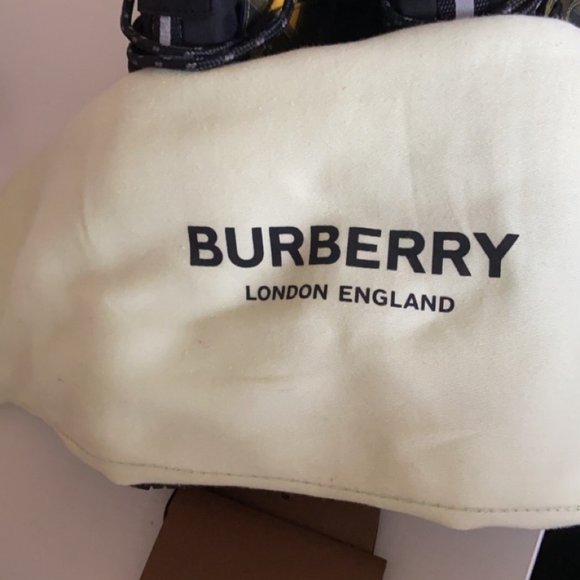 Burberry Sneakers US 12 Black & Yellow - Picture 4 of 4